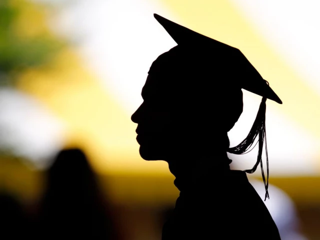 微博发布:红姐视频_学生被伊斯兰学校老师折磨致死