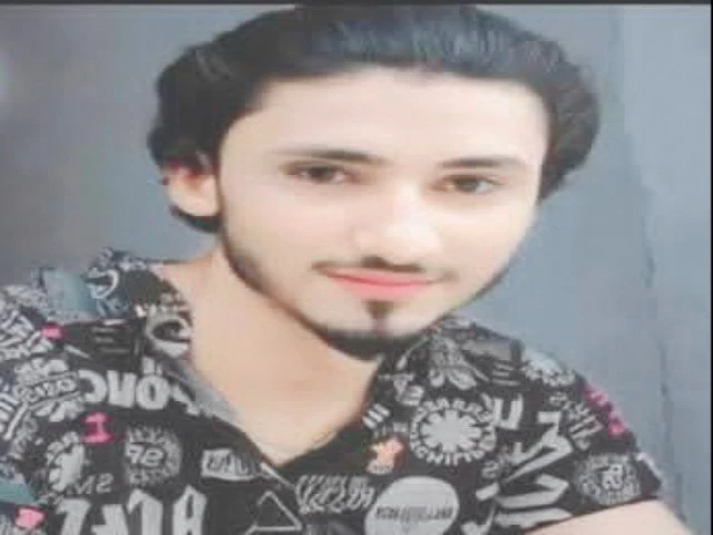 黄大仙论坛_年轻人为了2万卢比的手机被谋杀