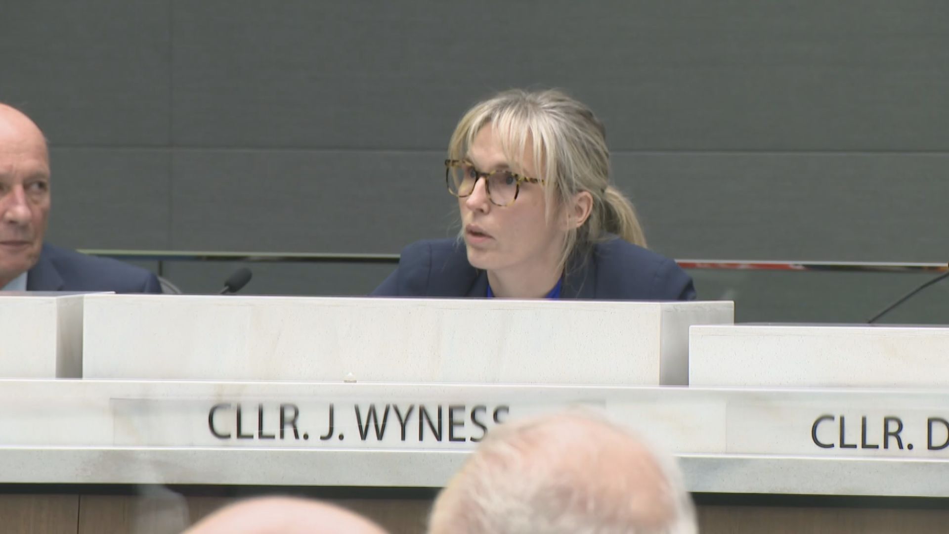 卡尔加里议员批评支线主要报告，作者声称议会“偏离了方向”。