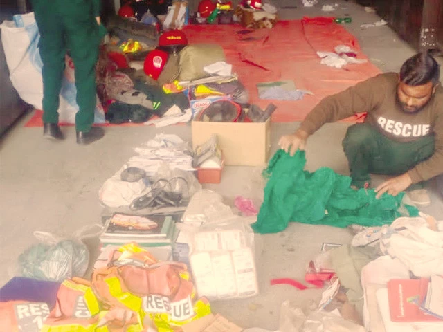 免费网址_救援人员称储物柜被打破，物品被烧毁