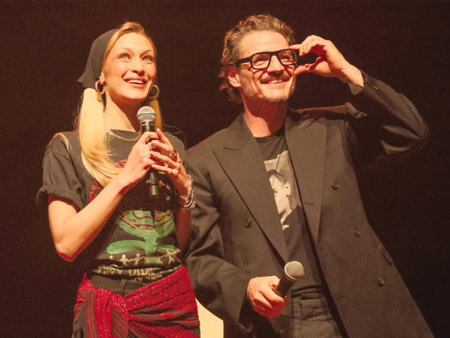 84/955资料大全一_名人在洛杉矶演唱会上为巴勒斯坦、苏丹儿童筹款540万美元