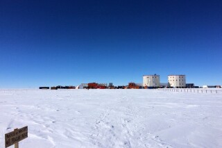 4933333凤凰九龙网站资料查询_随着全球变暖导致冰川融化，南极洲的一个新保护区正在开放，以保存冰样本