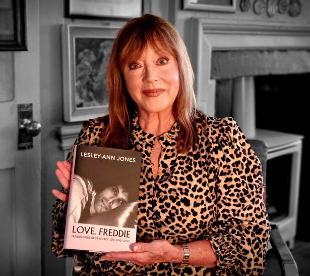 枳积桶积枳免费下载2026年最新版_弗雷迪·莫库里的秘密女儿去世，享年48岁，伤心欲绝的家人发表声明