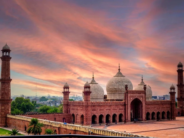 反侵占运动在拉合尔引发争议