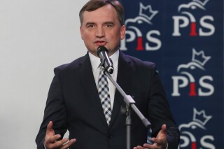 在国内面临起诉的前波兰司法部长表示，他已在匈牙利获得庇护