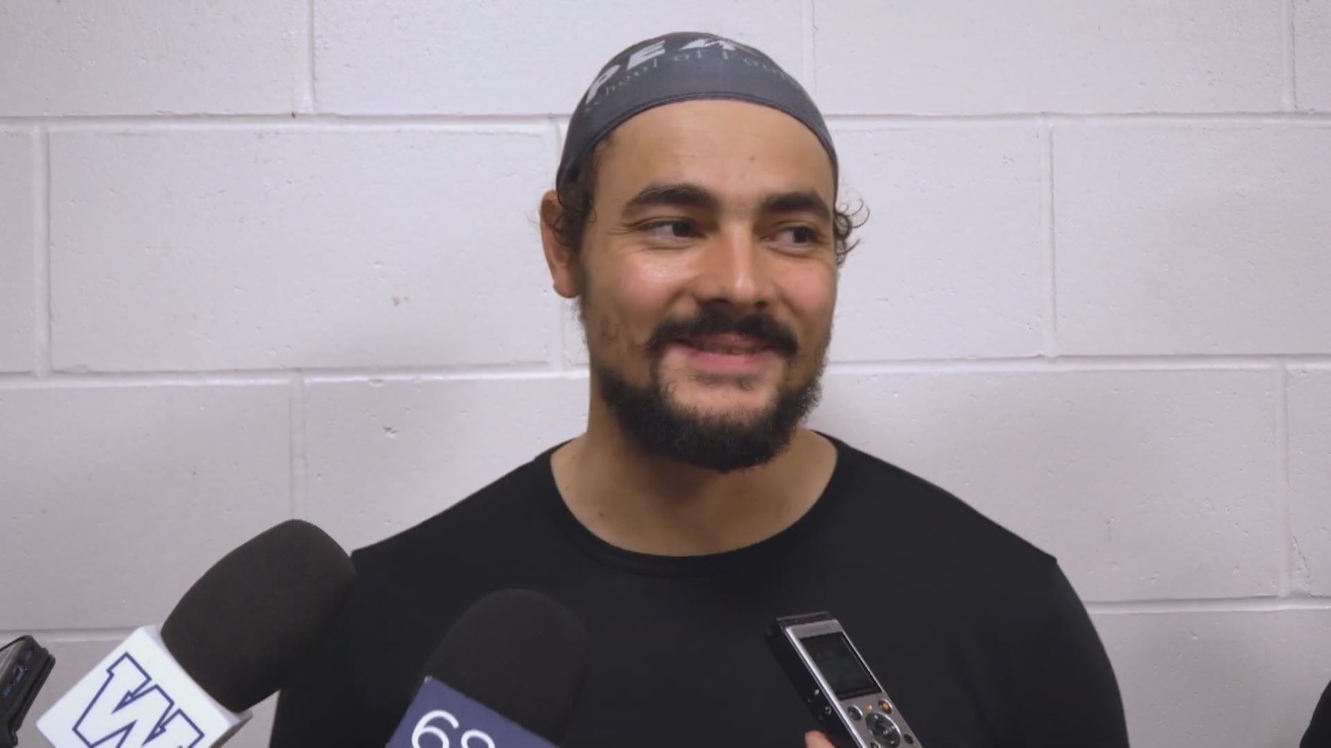 48549内部资料查询最新版本A_温尼伯蓝色轰炸机与前马尼托巴野牛队接球手加文·科布续约